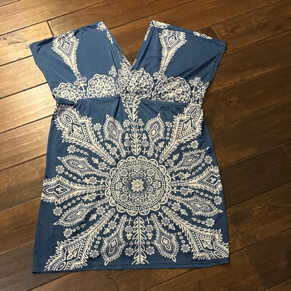 Shoreline Blue and White Women's Top one size